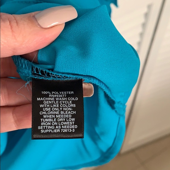 Sea green Cut To Curve Blouse - Picture 6 of 7